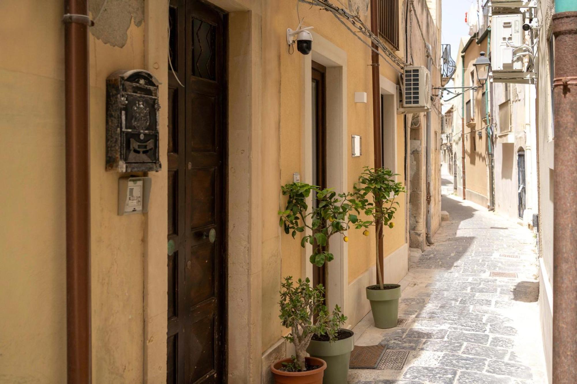 Regina Damarete Ortigia Boutique Apartment Сиракузы Экстерьер фото